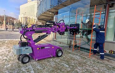 Монтаж стеклопакетов с помощью стеклоробота